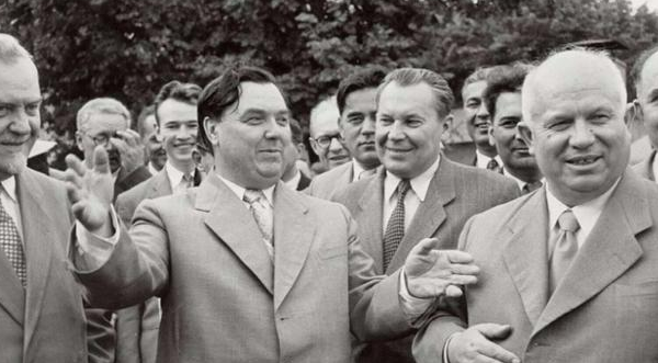 为什么马林科夫能善终呢?赫鲁晓夫为什么没有对他动手