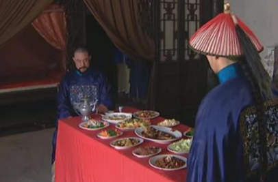 年羹尧被贬以后为什么要做小炒肉跟大白菜？他有什么寓意