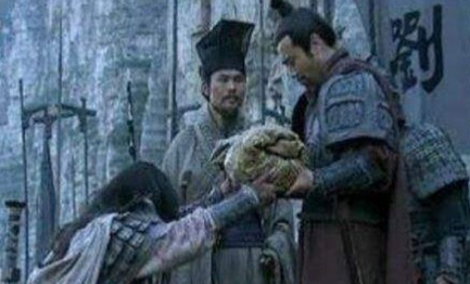 都说刘禅是扶不起的阿斗 难道是刘备当初摔他的时候摔傻了吗