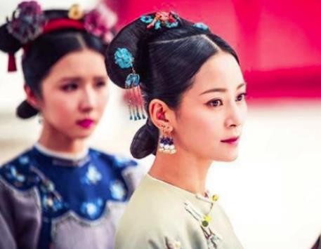 她是皇贵妃之女，身患残疾却很会讨皇帝欢心