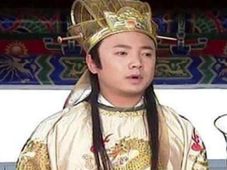他是皇帝唯一的皇子，在五岁的时候才被承认