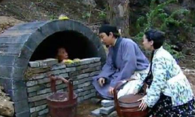 古代孝子把父母关进瓦罐是怎么回事？为什么会有这种习俗？