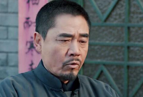 《老酒馆》马旅长为什么说酒馆里有内鬼？内鬼是谁？