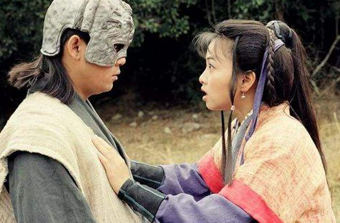 游坦之对阿紫是什么感情？游坦之为什么为了阿紫什么都愿意？