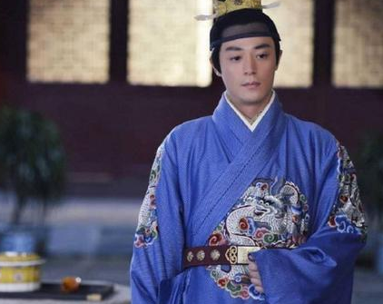 历史上藩王造反是常有的事 为何到了清朝就没有亲王作乱呢