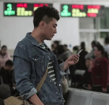 《在远方》姚远喜欢的人是刘爱莲还是路晓欧？