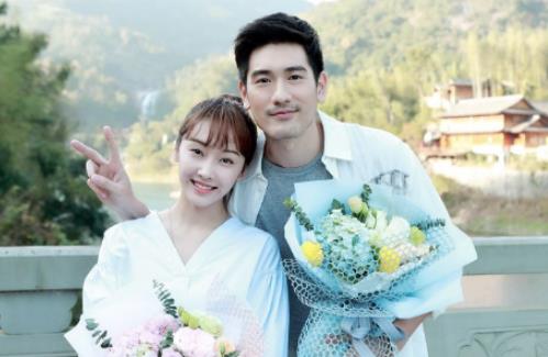 《彩虹的重力》何彩虹和季篁两人最后在一起了吗？