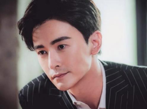 《乔安你好》是根据小说改编的吗？