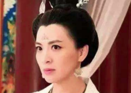 李隆基为什么一上位就杀死了自己的姑姑太平公主？