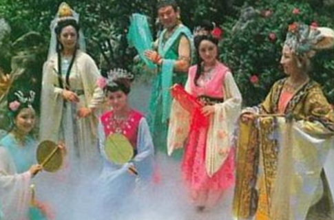 黎山老母和毗蓝婆谁的辈分更高？黎山老母为什么忌惮毗蓝婆？