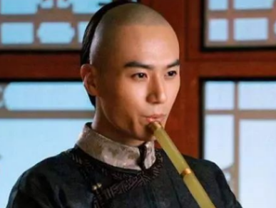 永璜是乾隆的长子，勤勉上进为何不被重视？