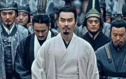 袁术称帝被各方打击，为何曹丕称帝却能得到支持？