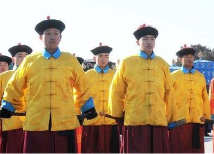 清朝御前侍卫为什么可以带刀上朝 皇帝为何不怕他们刺杀自己