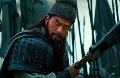 刘备为什仫不给关羽封侯？他是什么想法