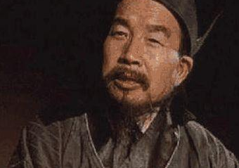 贾诩是怎么让汉室灭亡的？他做了什么