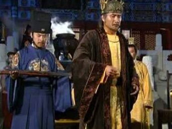 朱元璋被一老妇拦路为什么不生气还一直赔礼道歉？