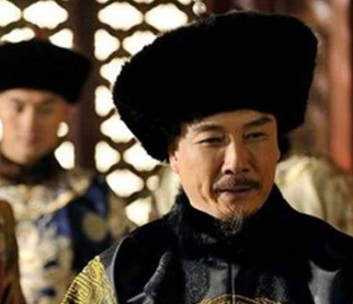 年羹尧担任抚远大将军时，被雍正打击时为什么会毫无反手之力？