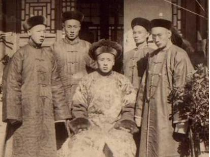 光绪为什么叫慈禧为亲爸爸？这一称谓是什么意思？