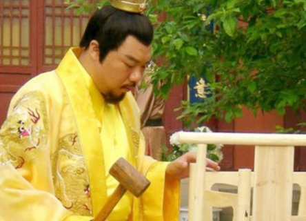 朱由校好不容易有一个怀孕的妃子 朱由校最后为什么赶走这个妃子