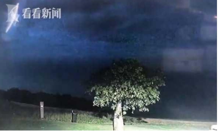 澳洲夜空神秘光圈是怎么回事 警方留言：看来我们并不孤单