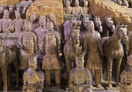 秦始皇兵马俑两排俑之间的土堆是什么？