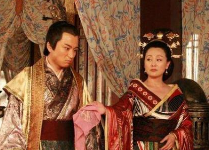 他本来娶了吕女以自保 结果反而因为她丢了性命