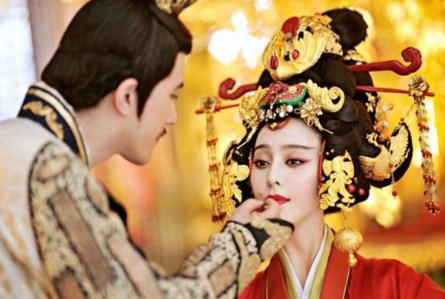 为了登上帝位，武则天都做了哪些令人毛骨悚然的事？