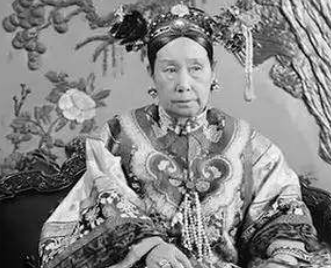 清朝时期的太监受罚到底是什么样的 单单是拖下去打板子那么简单