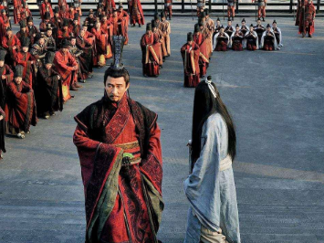 晋文公为何不学齐桓公回国继位，而是选择继续流亡？