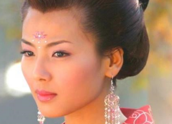 周皇后为何会被赐死？死后还与情敌合葬一墓