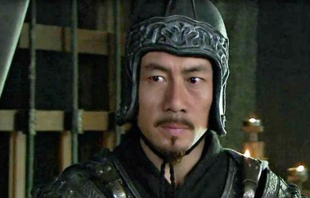 此人在袁绍麾下受尽排挤，投靠曹魏后成名将