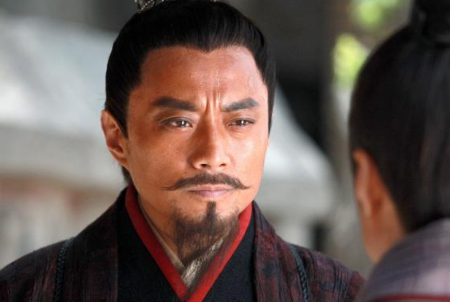 宋江好不容易做了首领为什么还要提出让位？宋江让位的人选是谁？
