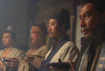 如何评价《水浒传》的晁盖和宋江？他们分别有什么不良事迹？