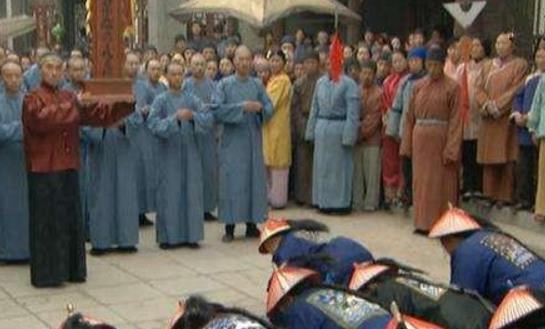 清朝的包衣奴才是什么出身？在当时地位有多低？