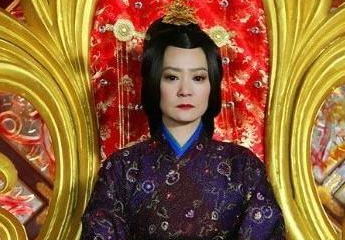 富家小姐不嫁王公贵族，偏偏看上了一个小兵