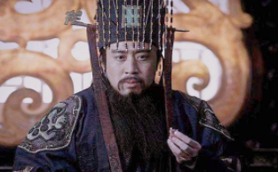 曹丕称帝的时候，孙权投降曹魏出于哪些考虑？