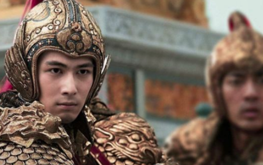 妃子遇到危险侍卫却见死不救，皇帝：干得好！