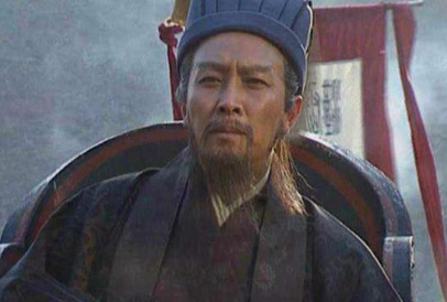 首次北伐诸葛亮任用亲信马谡，在当时有何影响？