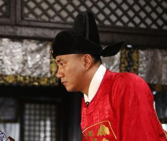 古代乌纱帽上的两个软翅有什么作用？是谁发明的