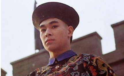 八府巡抚和九门提督相比 谁的官职更大一些呢