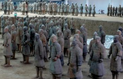 贵为秦始皇的弟弟竟然投降赵国,史书为何隐去其中的真相?