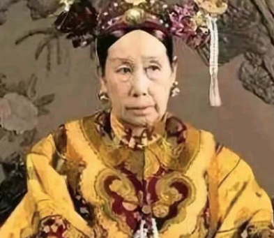 历史上两个女强人，一个千古流芳一个遗臭万年