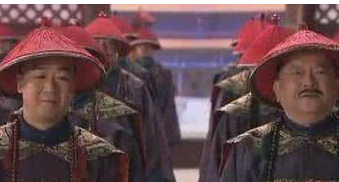 清代大臣上早朝十分不易,半夜就起床,不敢吃早饭,苦练跪功?