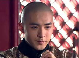 雍正为什么不选择弘时作为继承人？弘时与雍正的父子关系如何？