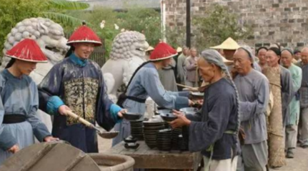 古代赈灾为什么要设置粥棚 而不是直接给粮食给灾民呢