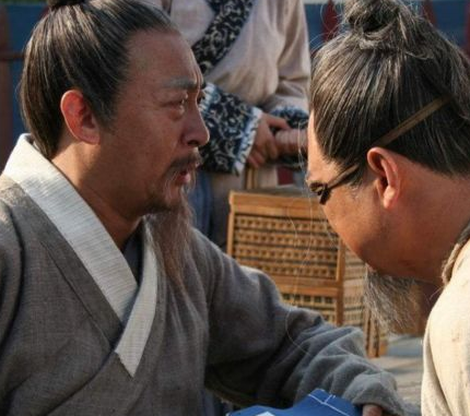 严嵩作为一个大贪官,大奸臣 但严嵩却十分的专情