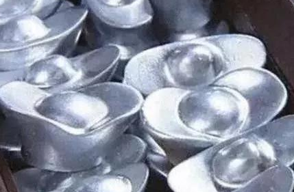 古代银子到底是什么样的 真的和电视剧演的一样银光闪闪吗