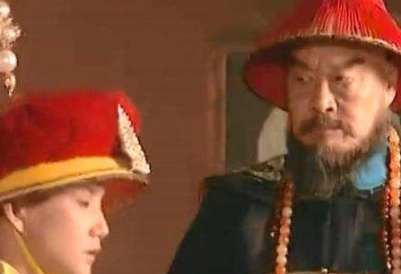 康熙抓鳌拜为什么要用一群少年 而不是直接用大内高手快点