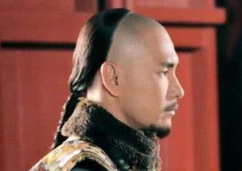 载垣：十二家世袭铁帽子王之一，咸丰的托孤大臣