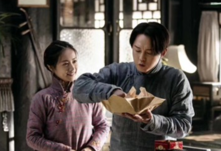 《鬓边不是海棠红》主演有谁？讲述的什么故事？